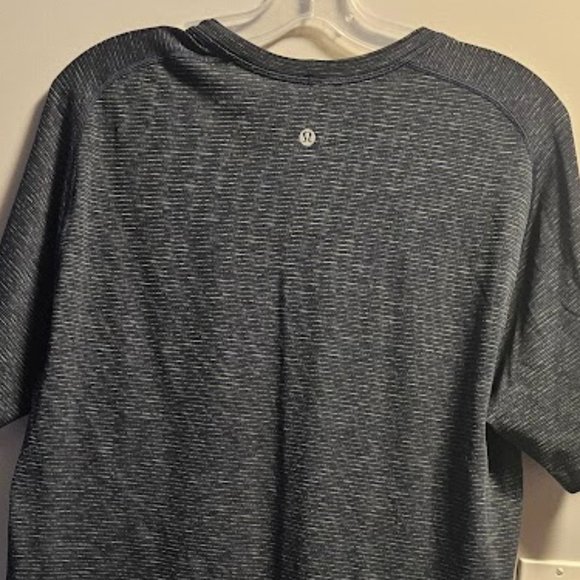 Lululemon Mens Blue T-Shirt - Picture 1 of 2